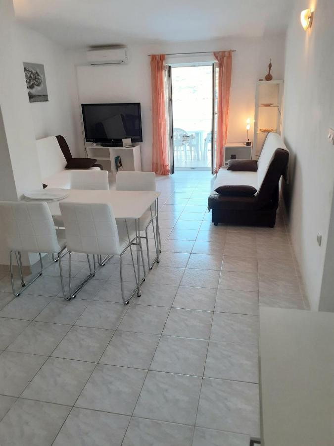 Apartments Verica Паг Екстер'єр фото