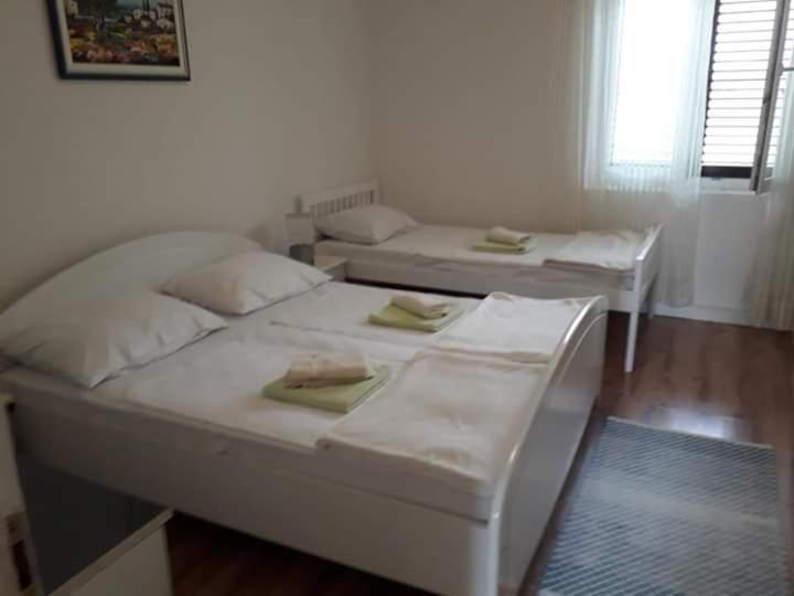 Apartments Verica Паг Екстер'єр фото