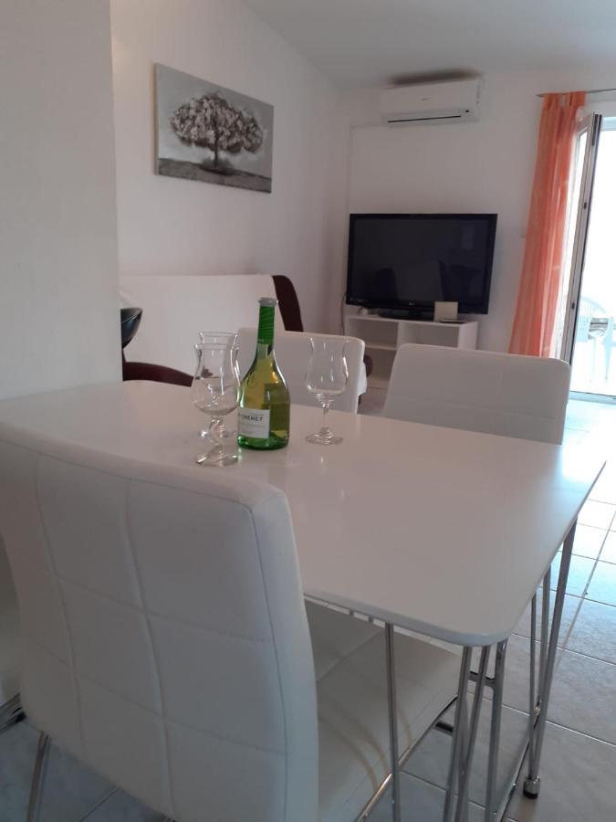 Apartments Verica Паг Екстер'єр фото