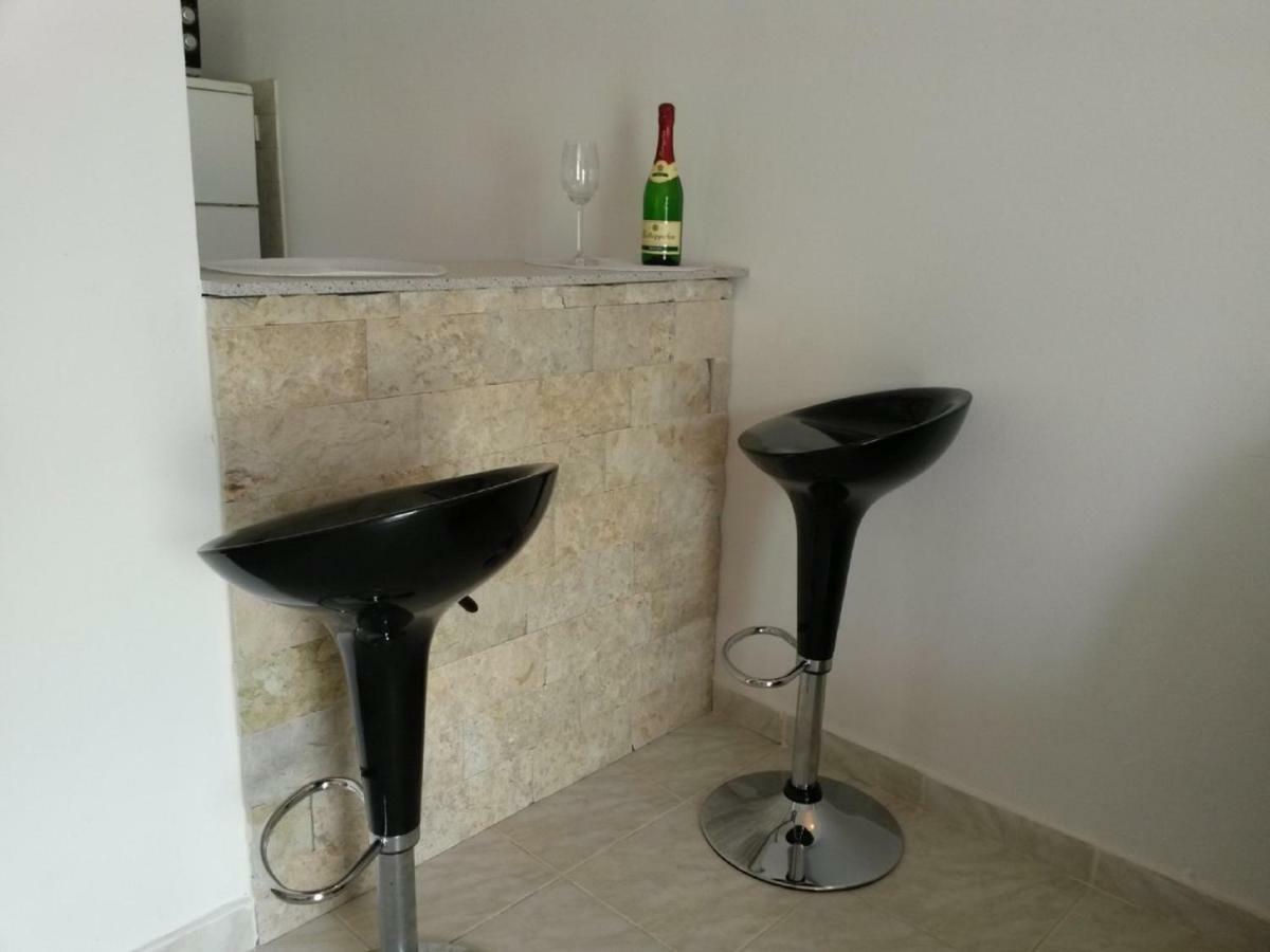 Apartments Verica Паг Екстер'єр фото